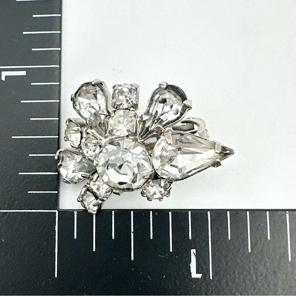 ASTRA Vintage Clear Rhinestone Clip On Earrings - Picture 6 of 6